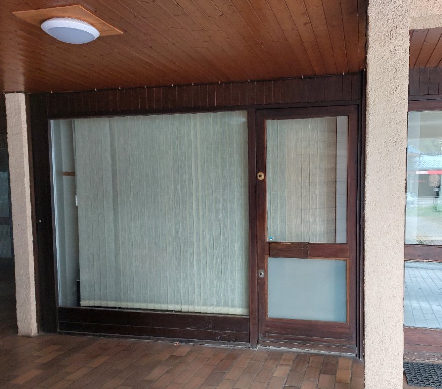COMMERCIAL PROPERTY TO RENT - BRIANCON - 50.31 m2 - 496€ Without VAT and tenant fees