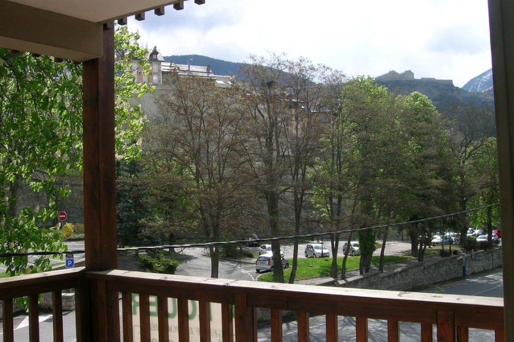 APARTMENT 3 ROOMS TO RENT - BRIANCON - 58.57 m2 - 790€ including tenant fees