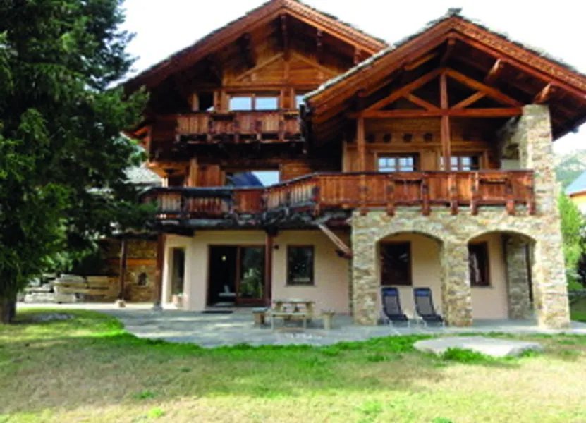 CHALET FOR SALE - MONTGENEVRE VILLAGE - 400 m2 - 3990000€