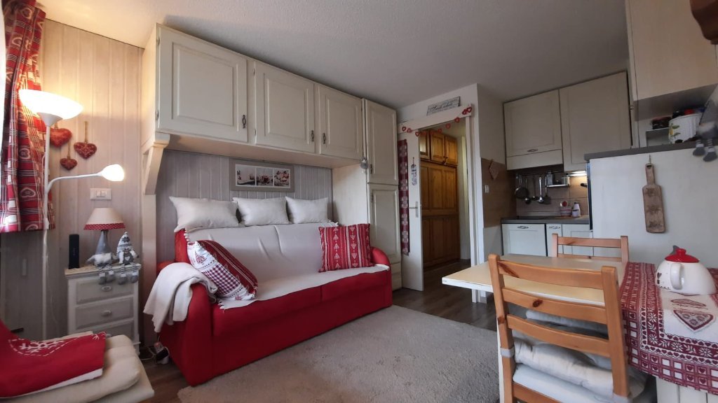 APARTMENT 1 ROOM FOR SALE - MONTGENEVRE VILLAGE - 21.22 m2 - 152000€