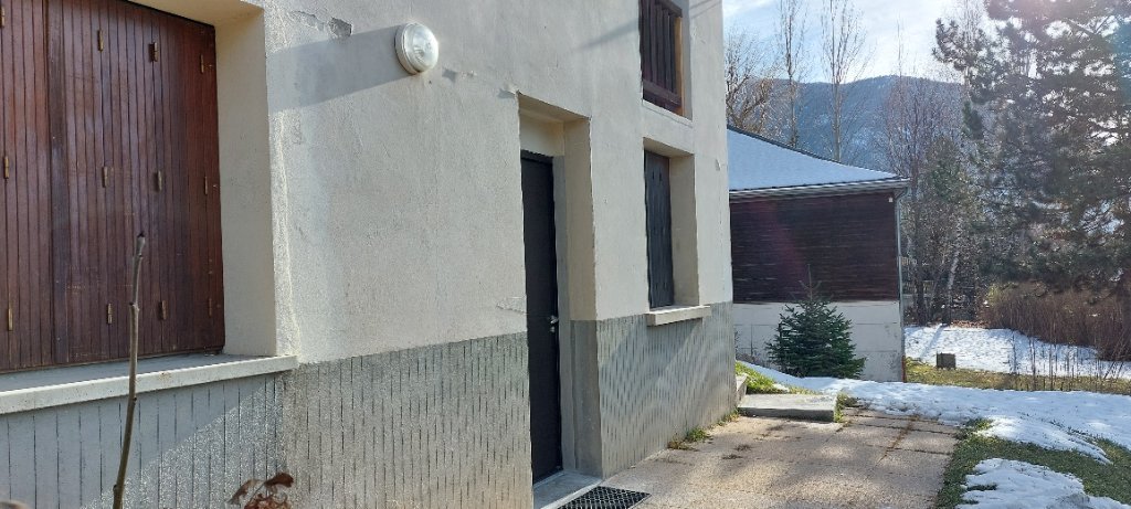 APARTMENT 2 ROOMS TO RENT - BRIANCON - 35.07 m2 - 600€ including tenant fees