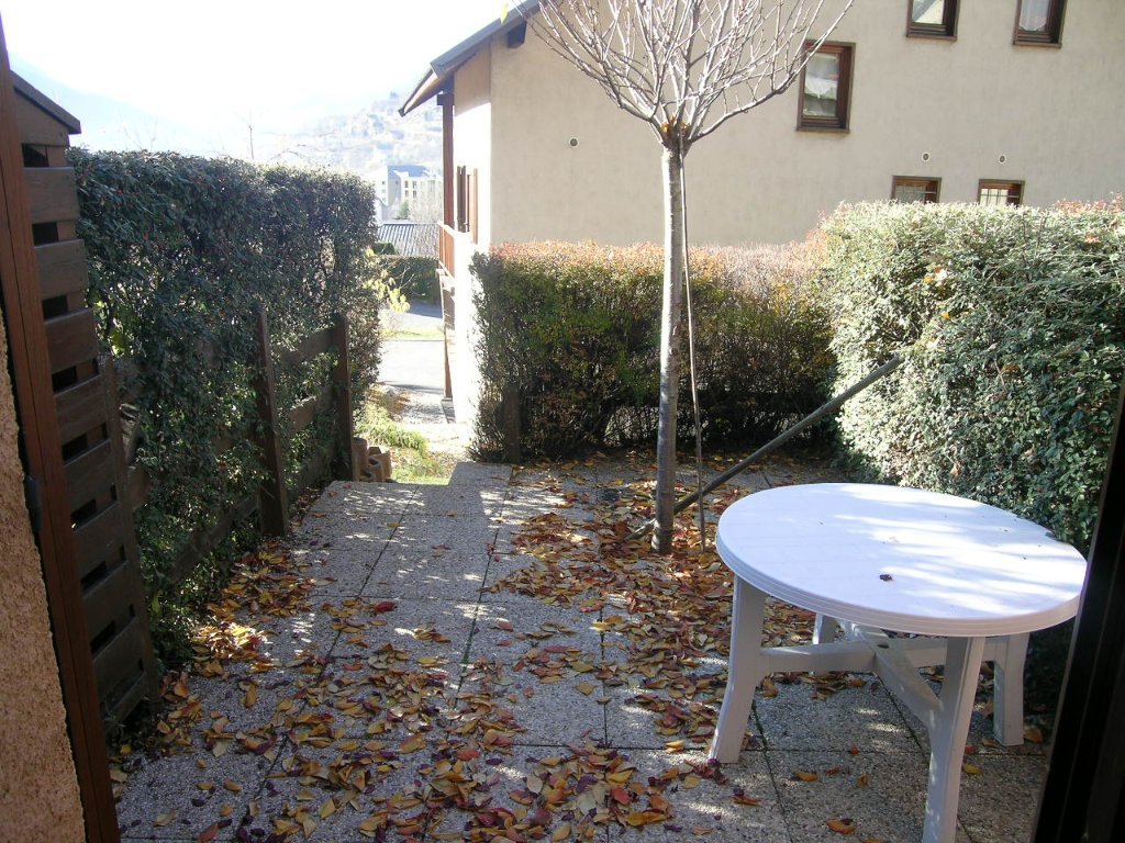 STUDIO TO RENT - BRIANCON - 28.79 m2 - 540€ including tenant fees
