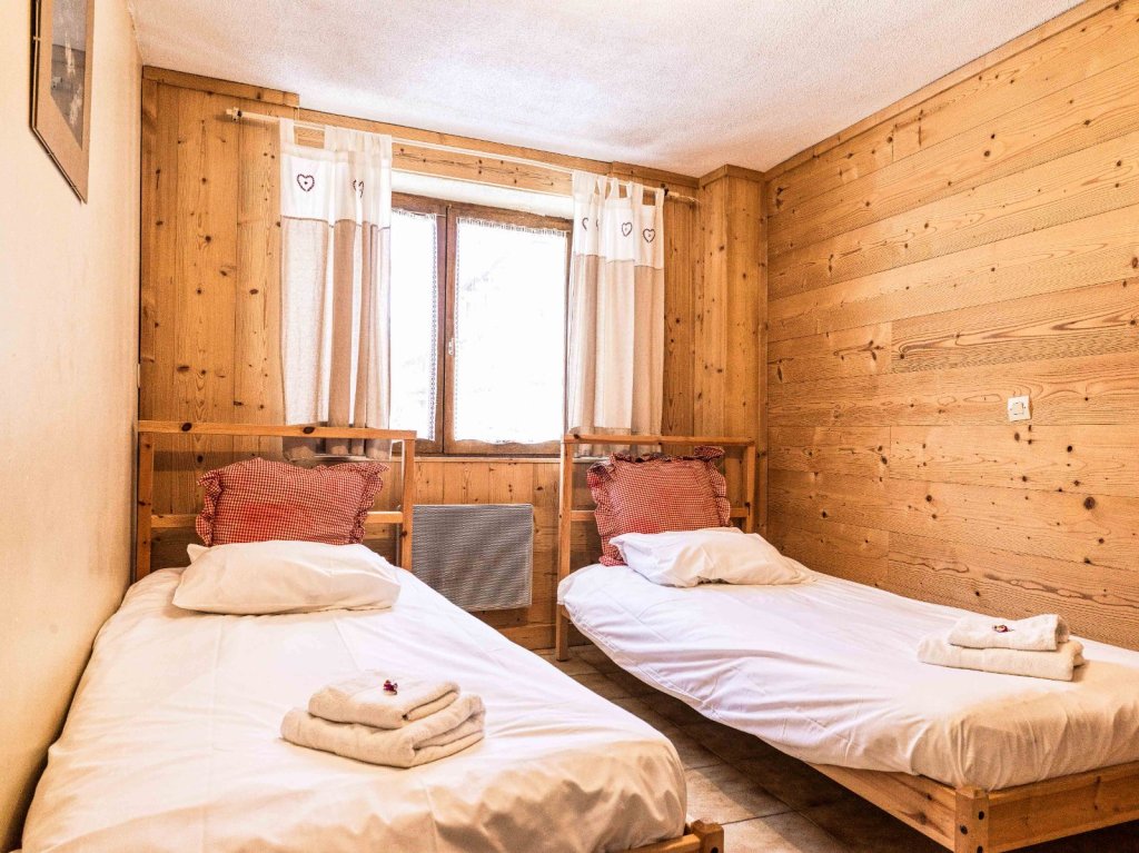 MAISON DE VILLAGE A VENDRE - MONTGENEVRE VILLAGE - 130 m2 - 787 500 &euro;