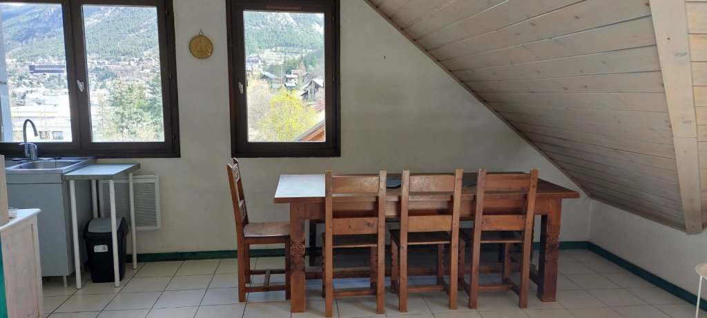 STUDIO TO RENT - BRIANCON - 47.56 m2 - 625 &euro; including tenant fees