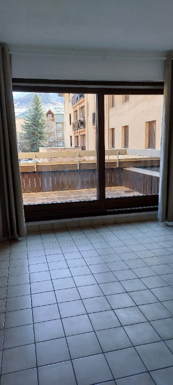 STUDIO A LOUER - BRIANCON - 21.74 m2 - 555�&euro; charges comprises par mois