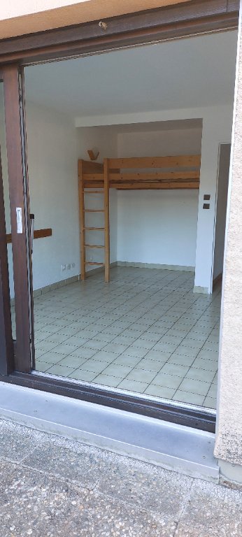 STUDIO A LOUER - BRIANCON - 21.74 m2 - 555�&euro; charges comprises par mois