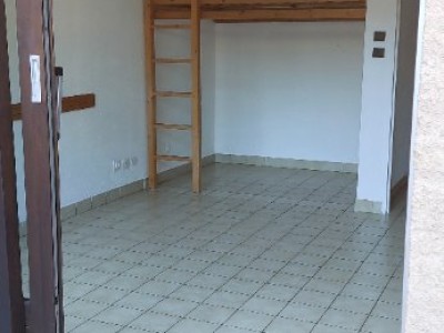 STUDIO A LOUER - BRIANCON - 21.74 m2 - 555 € charges comprises par mois