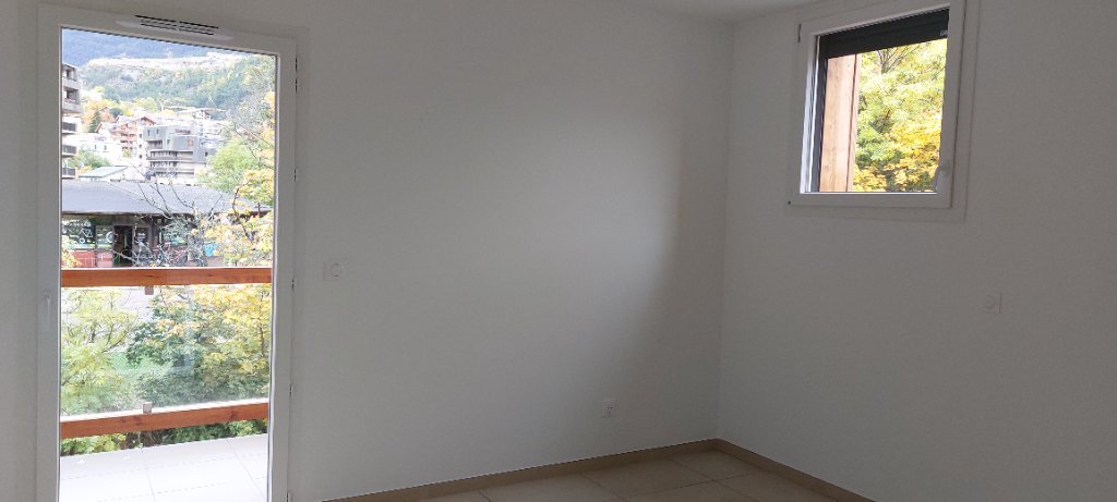 APPARTEMENT T2 A LOUER - BRIANCON - 44.8 m2 - 860 &euro; charges comprises par mois