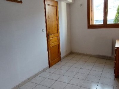 APARTMENT 2 ROOMS TO RENT - BRIANCON - 35.07 m2 - 600 € including tenant fees