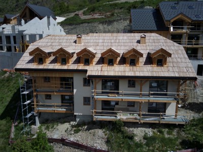 APPARTEMENT T2 + CABINE A VENDRE - ST CHAFFREY - 51.36 m2 - 430000€