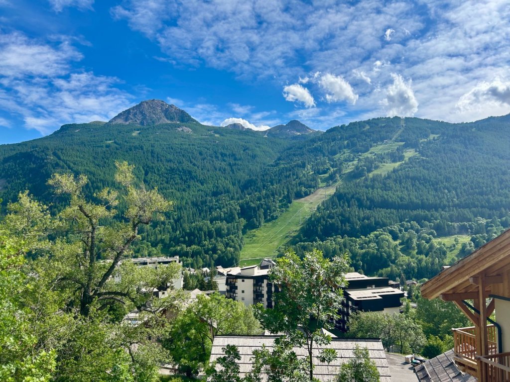 APPARTEMENT T2 + CABINE A VENDRE - ST CHAFFREY - 45.91 m2 - 405 000 &euro;