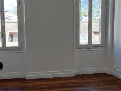 APPARTEMENT T4 - N 301 A LOUER - BRIANCON - 100.41 m2 - 1226€ charges comprises par mois