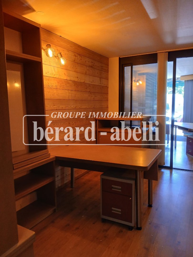 UFFICIO IN AFFITTO - BRIANCON - 48.14 m2 - 690 &euro; Escluse spese e tasse al mese