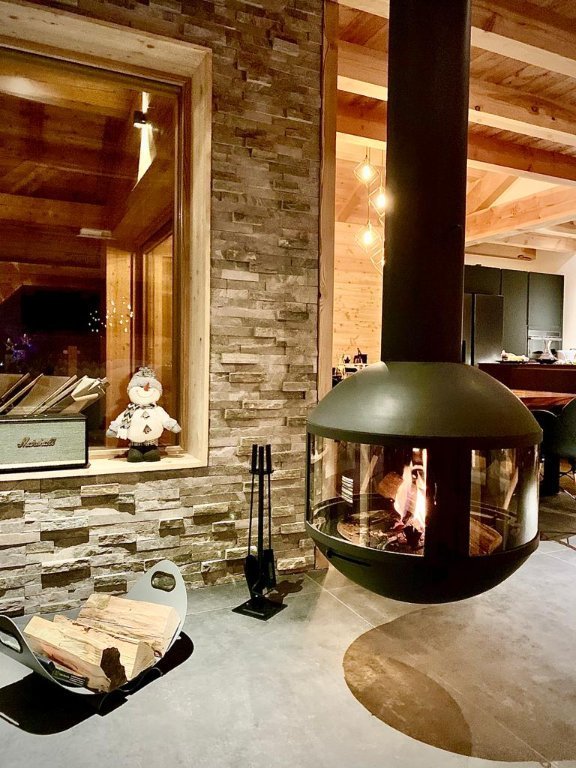CHALET FOR SALE - MONTGENEVRE VILLAGE - 190 m2 - 2 500 000 &euro;