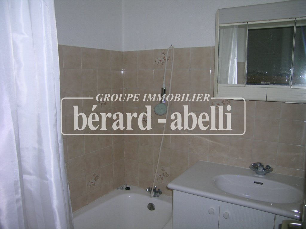 STUDIO A LOUER - BRIANCON - 28.79 m2 - 545 &euro; charges comprises par mois
