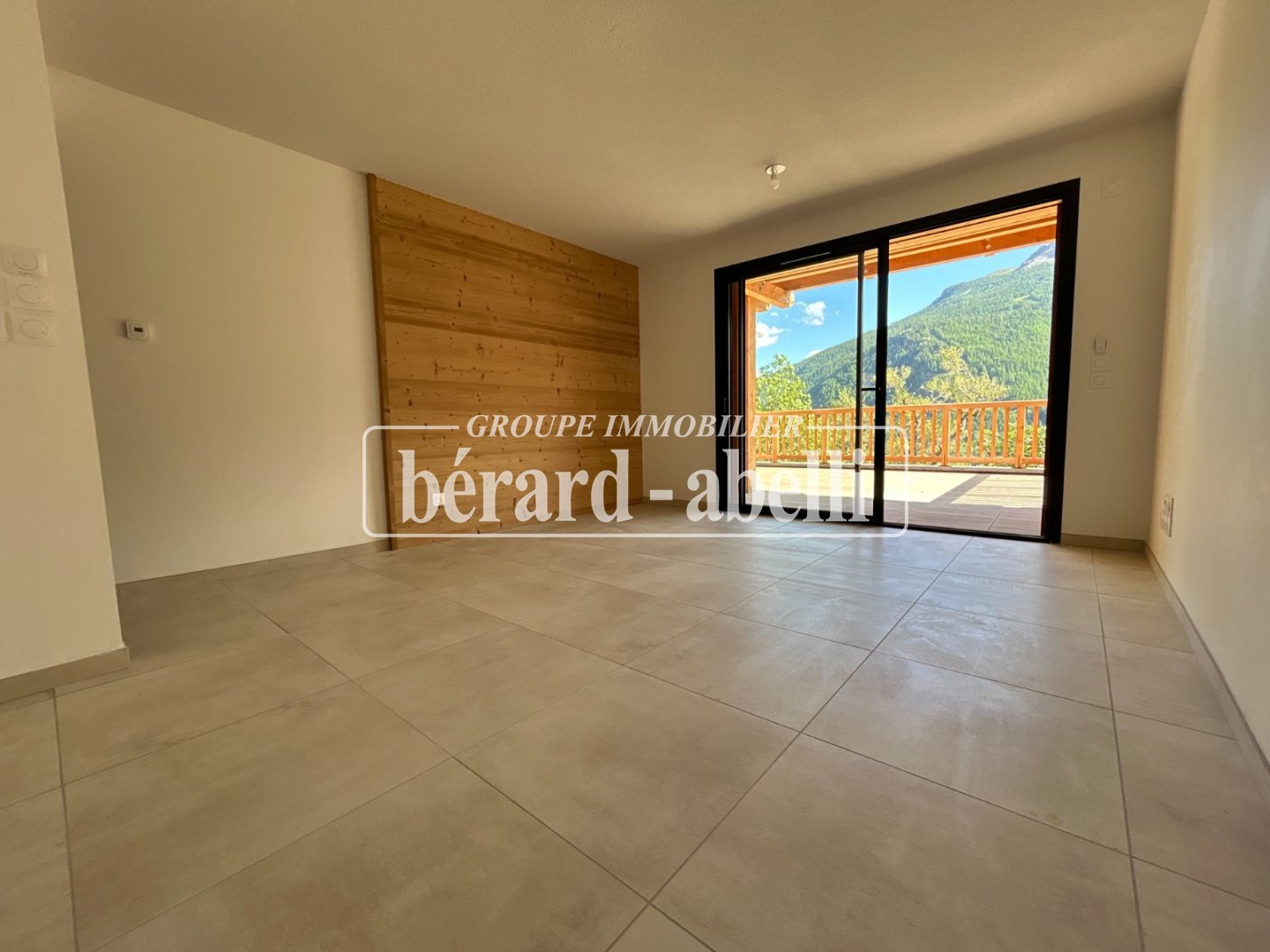 APPARTEMENT T2 + CABINE A VENDRE - ST CHAFFREY - 45.91 m2 - 405 000 &euro;
