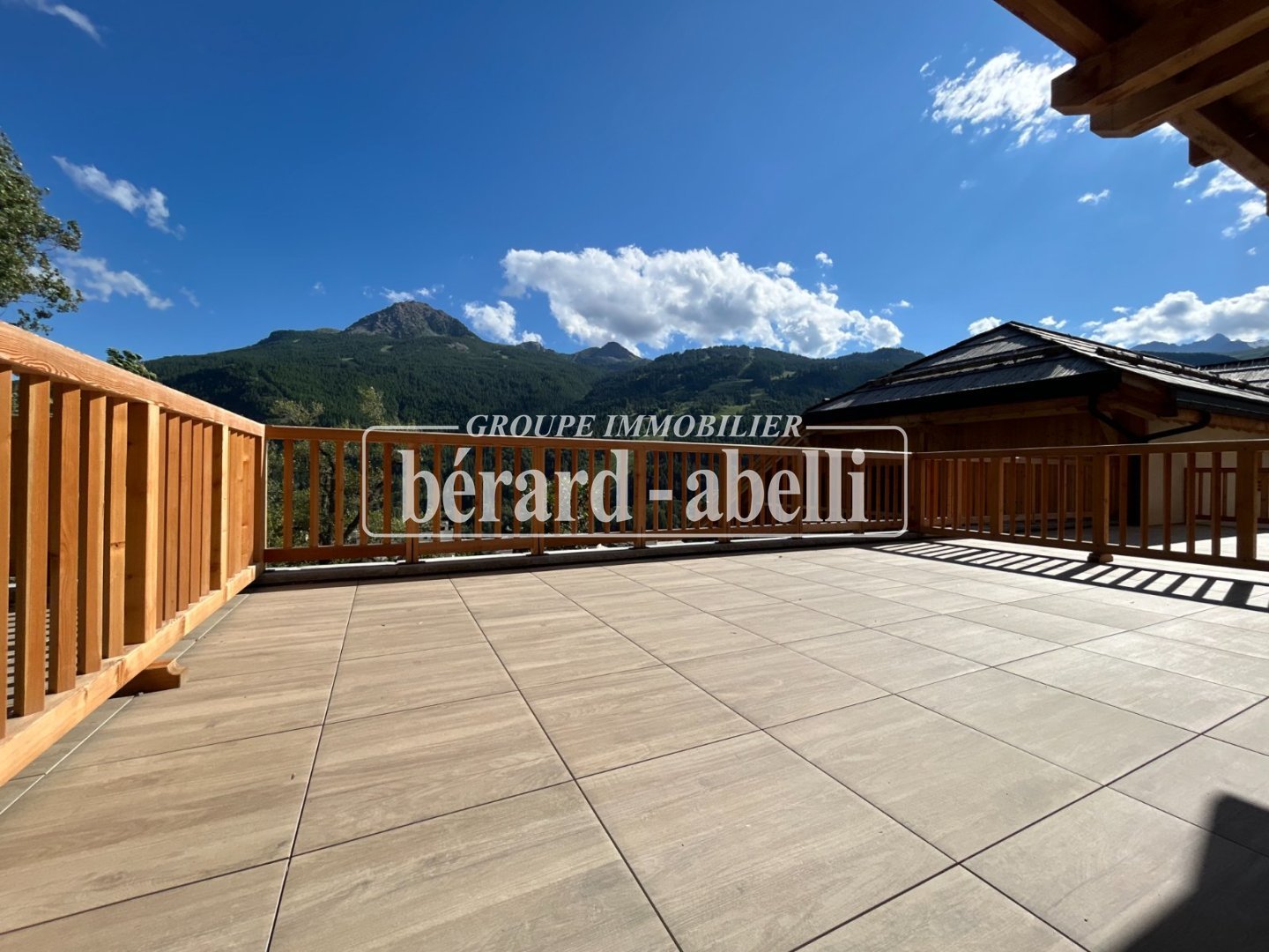 APPARTEMENT T2 + CABINE A VENDRE - ST CHAFFREY - 45.91 m2 - 405 000 &euro;