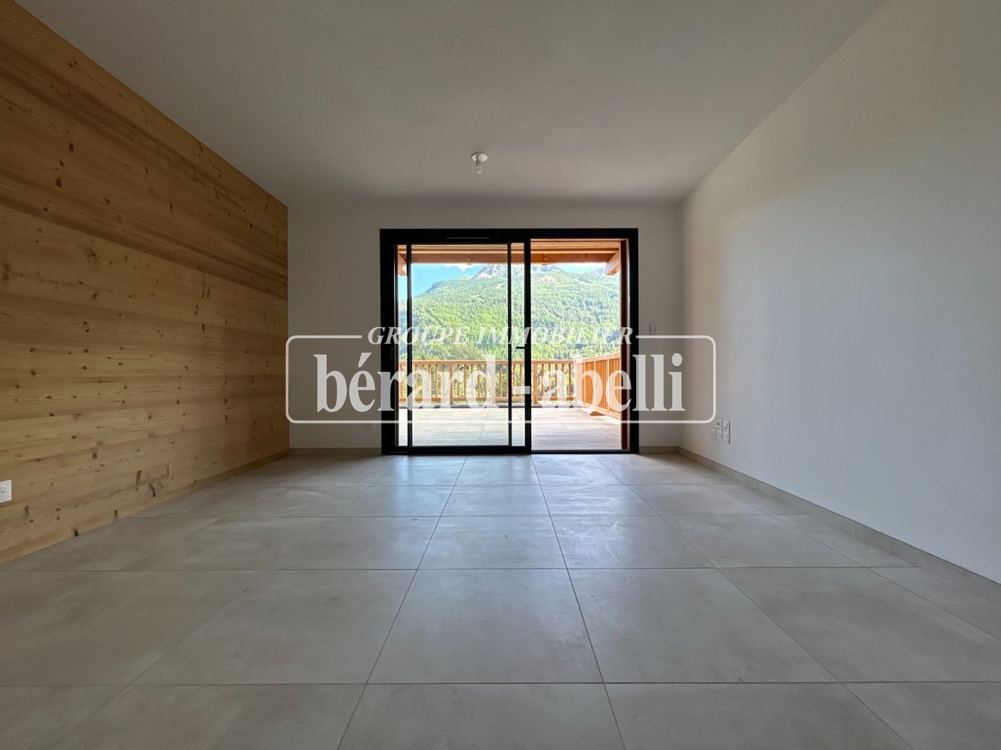 APPARTEMENT T2 + CABINE A VENDRE - ST CHAFFREY - 45.91 m2 - 405 000 &euro;