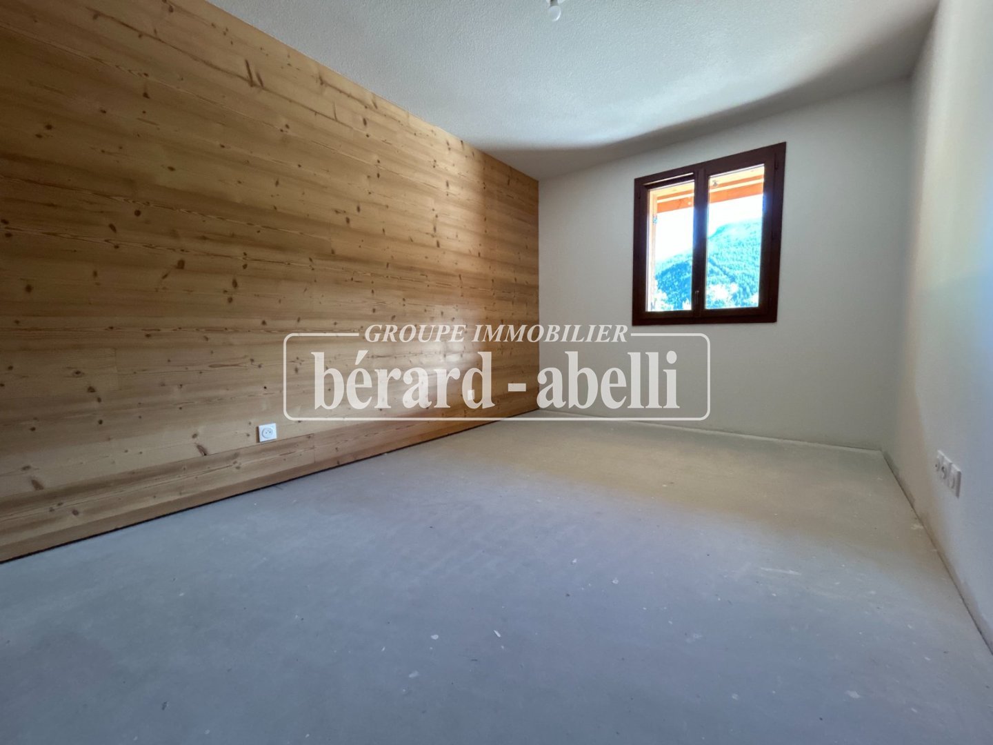 APPARTEMENT T2 + CABINE A VENDRE - ST CHAFFREY - 45.91 m2 - 405 000 &euro;