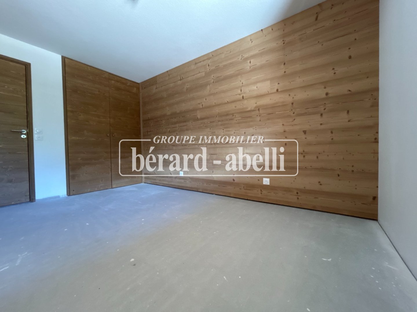 APPARTEMENT T2 + CABINE A VENDRE - ST CHAFFREY - 45.91 m2 - 405 000 &euro;