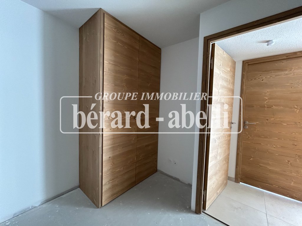 APPARTEMENT T2 + CABINE A VENDRE - ST CHAFFREY - 45.91 m2 - 405 000 &euro;