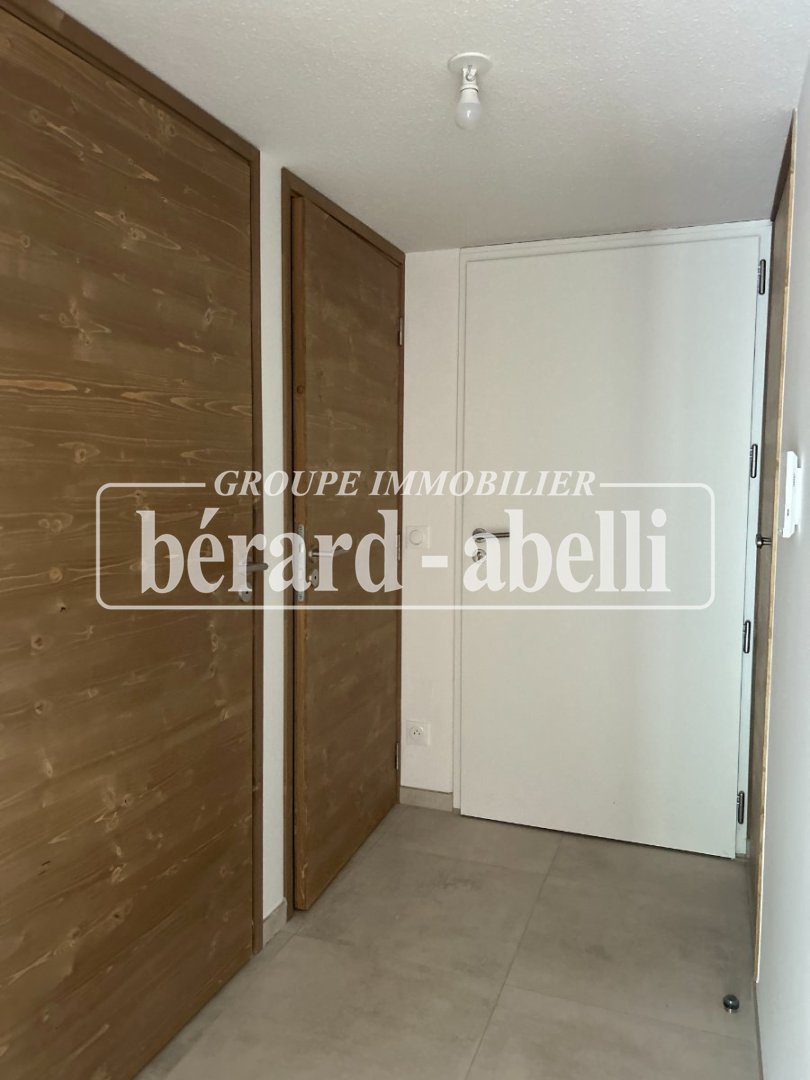 APPARTEMENT T2 + CABINE A VENDRE - ST CHAFFREY - 45.91 m2 - 405 000 &euro;